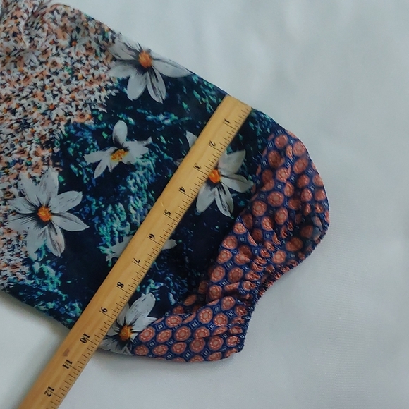 Fig and Flower Black and Pink Floral Women's Blouse Size 3X - Picture 7 of 9